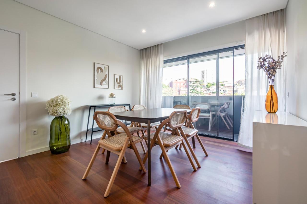 Nomads Lux - 2Bdr & Parking Flores Square פורטו מראה חיצוני תמונה